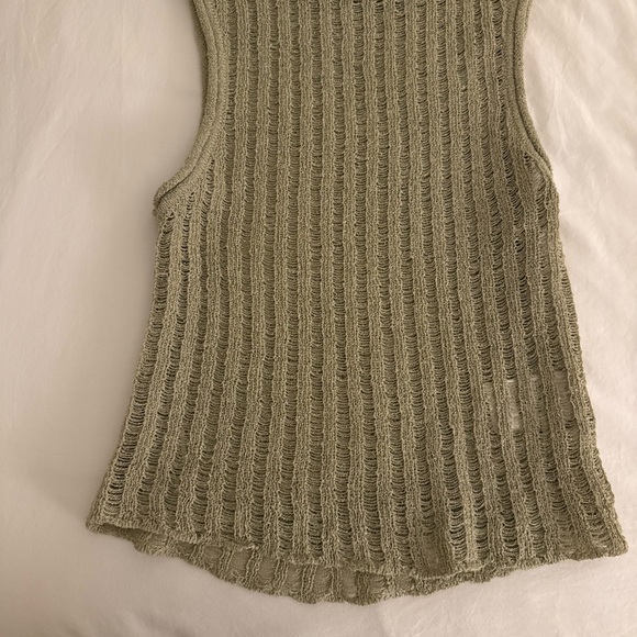 Cotton On Green Distressed Tank Top - Picture 2 of 3
